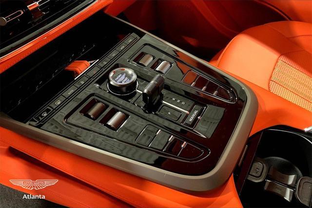Photo of 2025 Q Oberon Black Aston Martin DBX