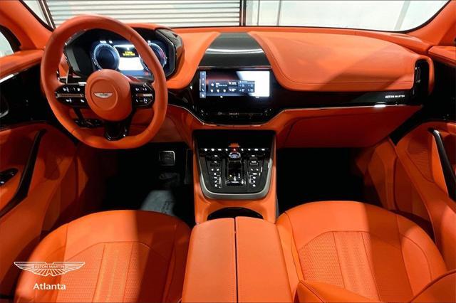 Photo of 2025 Q Oberon Black Aston Martin DBX