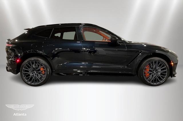 Photo of 2025 Q Oberon Black Aston Martin DBX