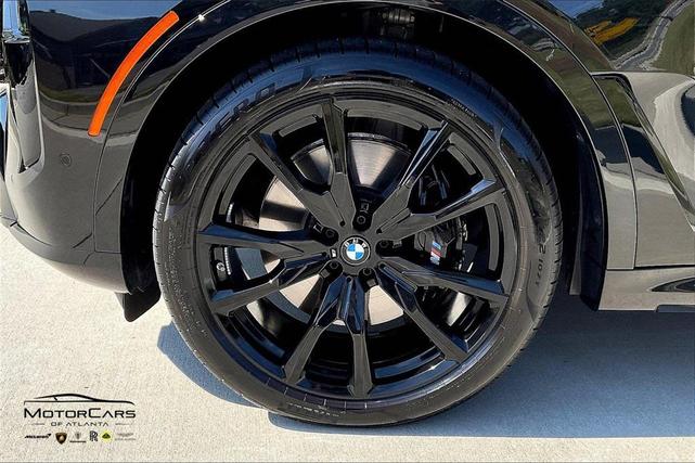 Photo of 2025 Black Sapphire Metallic BMW X7