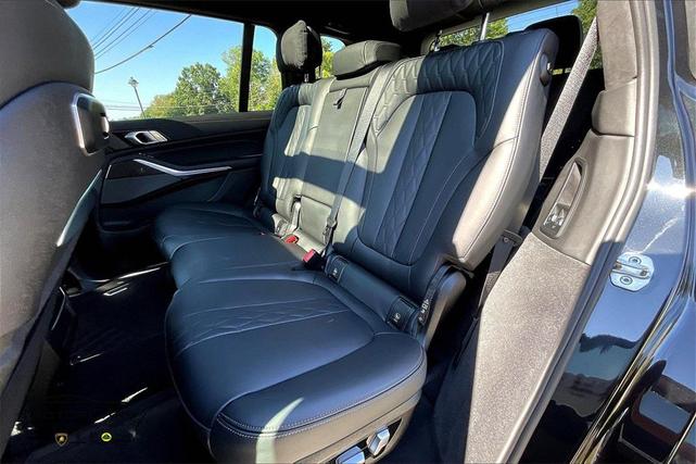 Photo of 2025 Black Sapphire Metallic BMW X7