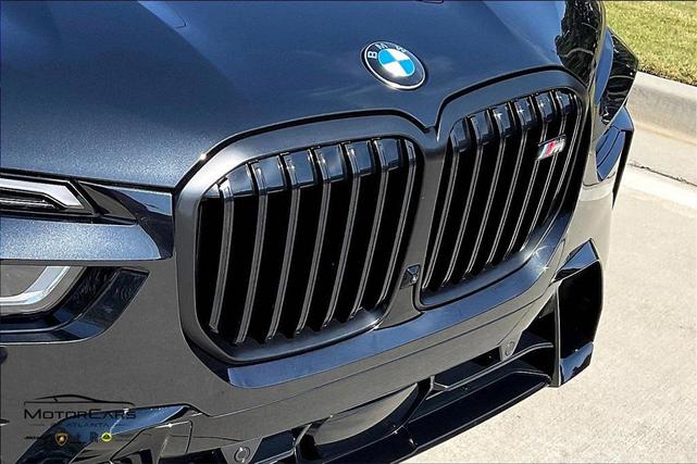 Photo of 2025 Black Sapphire Metallic BMW X7