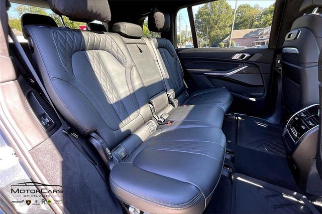 Photo of 2025 Black Sapphire Metallic BMW X7