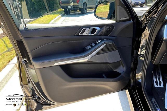 Photo of 2025 Black Sapphire Metallic BMW X7