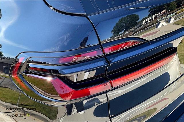 Photo of 2025 Black Sapphire Metallic BMW X7