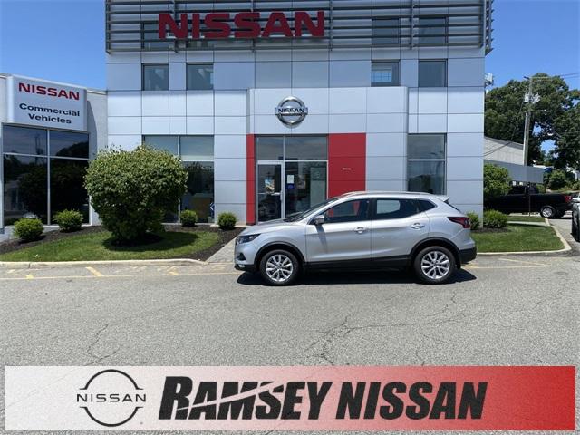 Photo of 2022 Brilliant Silver Metallic Nissan Rogue Sport