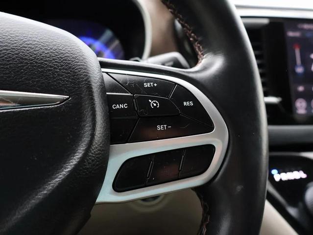 Photo of 2018 Velvet Red Pearlcoat Chrysler Pacifica