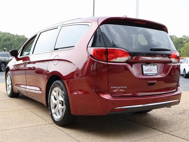 Photo of 2018 Velvet Red Pearlcoat Chrysler Pacifica
