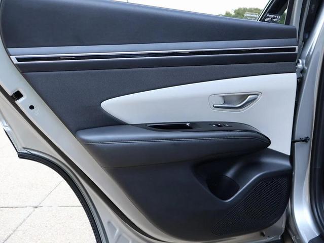 Photo of 2022 Shimmering Silver Hyundai TUCSON