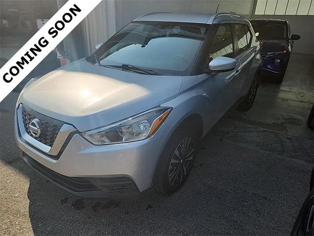 Photo of 2020 Brilliant Silver Nissan Kicks