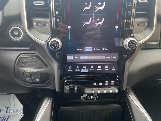 Photo of 2025 Diamond Black Crystal Pearlcoat RAM 2500