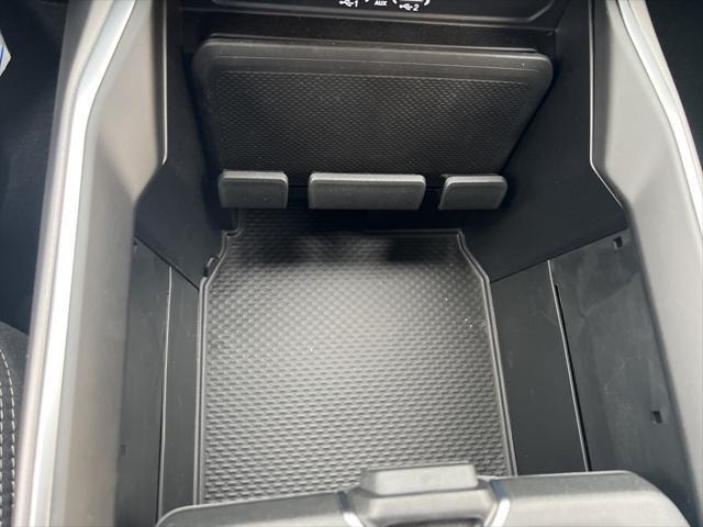 Photo of 2025 Diamond Black Crystal Pearlcoat RAM 2500