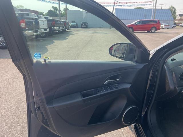 Photo of 2016 Blue Ray Metallic Chevrolet Cruze Limited