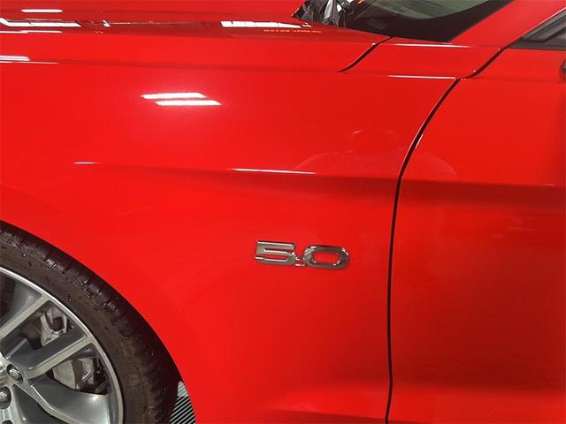 Photo of 2015 Race Red Ford Mustang