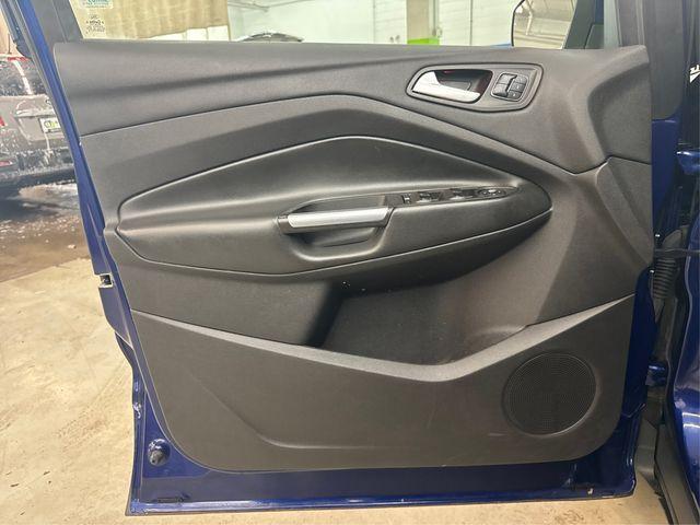 Photo of 2014 Blue Ford Escape