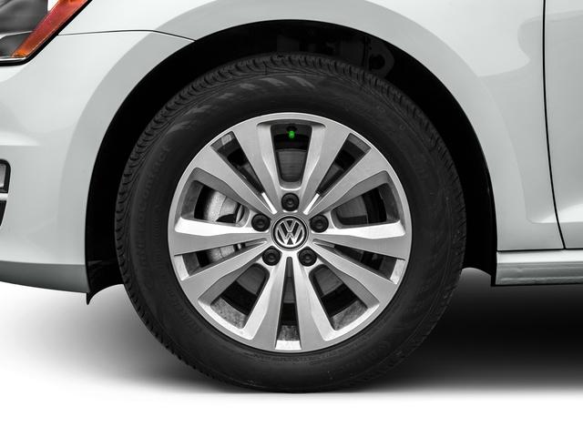 Photo of 2017 Pure White Volkswagen Golf