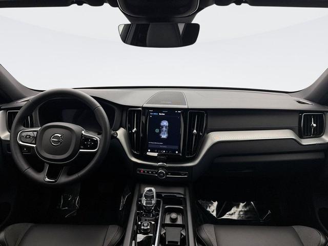 Photo of 2024 Onyx Black Metallic Volvo XC60 Recharge Plug-In Hybrid