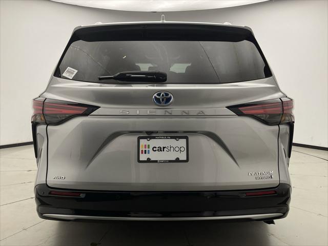 Photo of 2022 Celestial Silver Metallic Toyota Sienna