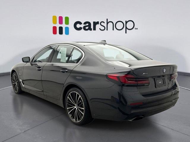 Photo of 2023 Dark Graphite Metallic BMW 530e