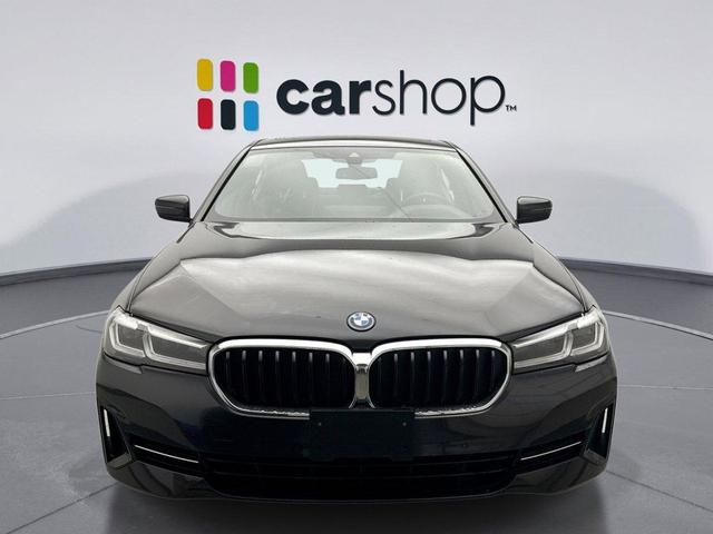 Photo of 2023 Dark Graphite Metallic BMW 530e