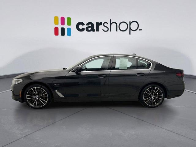 Photo of 2023 Dark Graphite Metallic BMW 530e