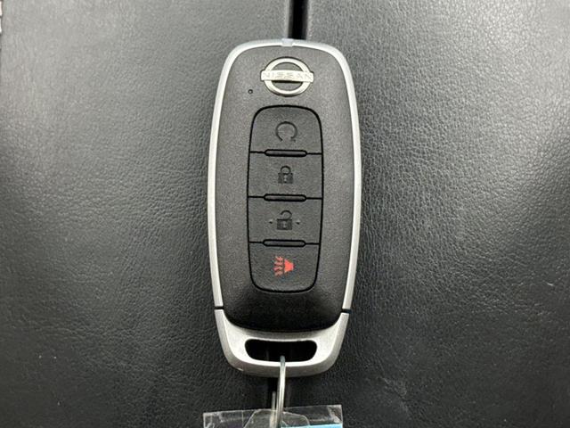 Photo of 2023 Super Black Nissan Rogue