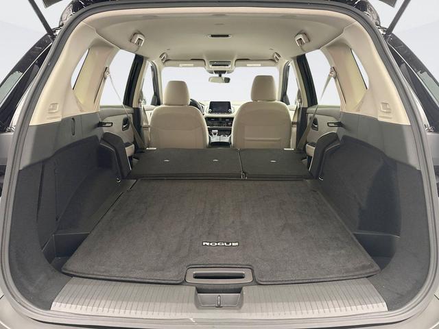 Photo of 2023 Super Black Nissan Rogue