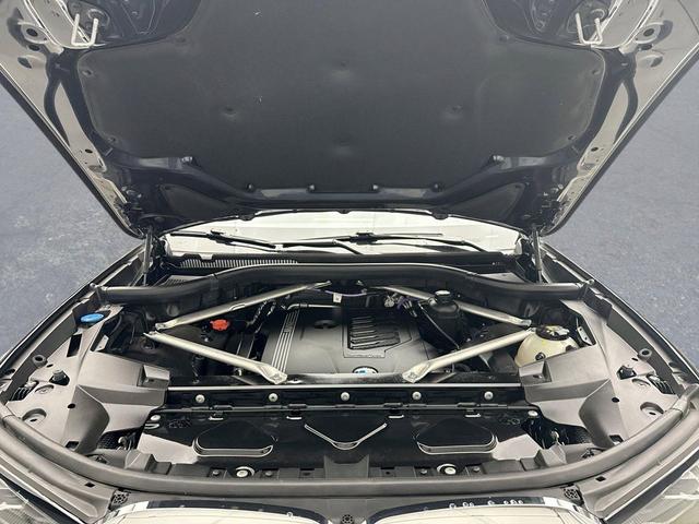 Photo of 2022 Arctic Grey Metallic BMW X7