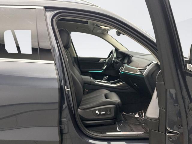 Photo of 2022 Arctic Grey Metallic BMW X7
