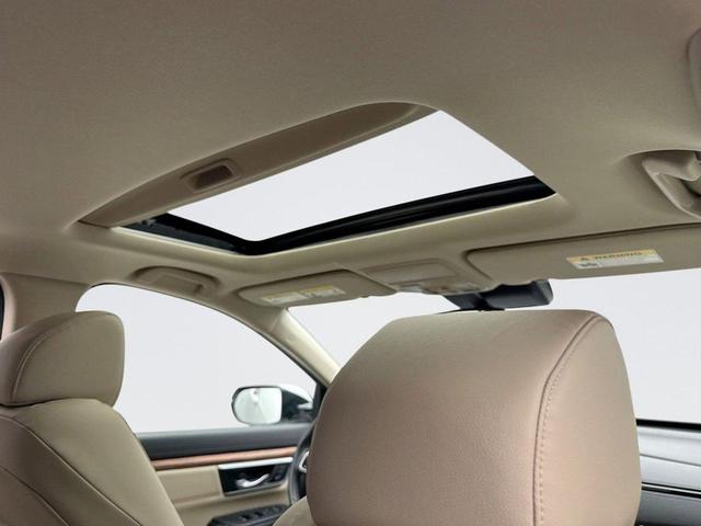 Photo of 2020 Platinum White Honda CR-V