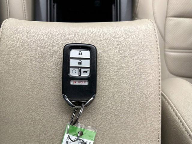 Photo of 2020 Platinum White Honda CR-V