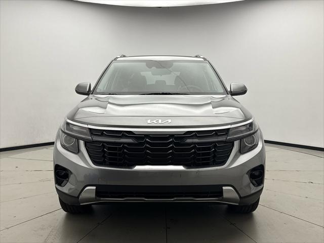 Photo of 2024 Steel Gray Kia Seltos