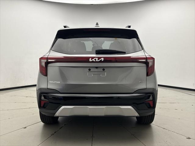 Photo of 2024 Steel Gray Kia Seltos