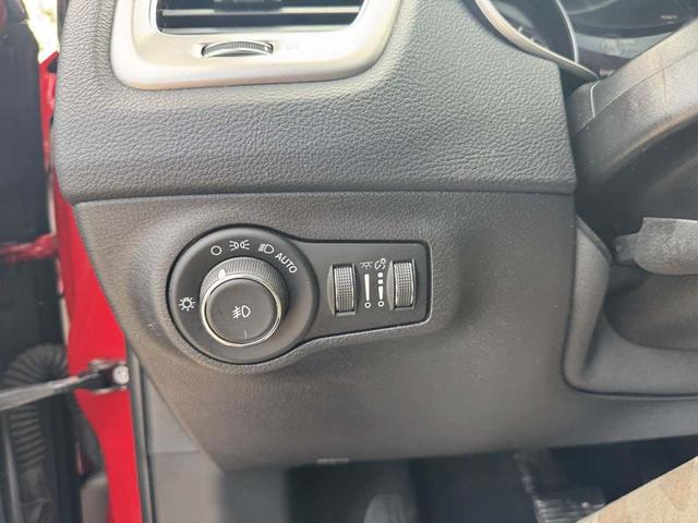 Photo of 2018 Redline Pearlcoat Jeep Compass