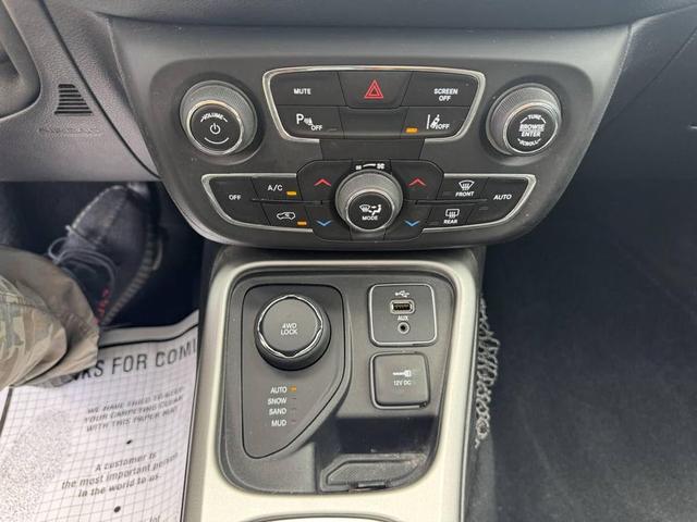 Photo of 2018 Redline Pearlcoat Jeep Compass