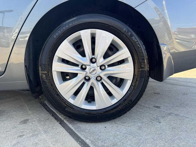 Photo of 2021 Gun Metallic Nissan Sentra