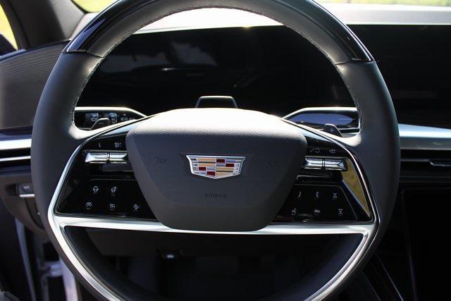 Photo of 2025 Crystal White Tricoat Cadillac Escalade