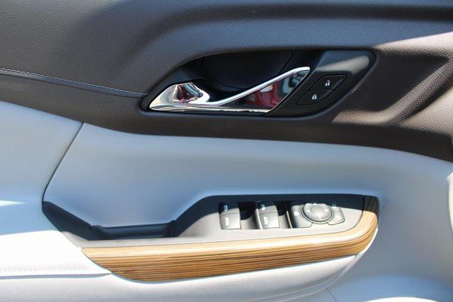 Photo of 2020 Red Quartz Tintcoat GMC Acadia