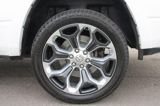 Photo of 2019 Ivory White Tri-Coat Pearlcoat RAM 1500