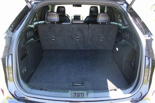 Photo of 2022 Agate Black Metallic Ford Edge