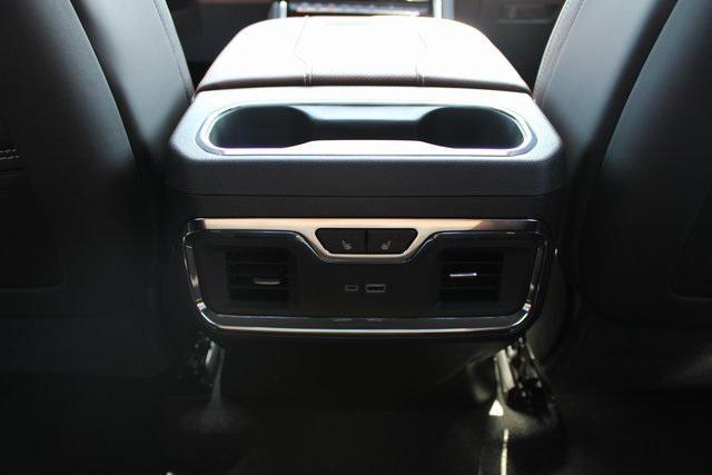 Photo of 2025 Onyx Black GMC Sierra 2500