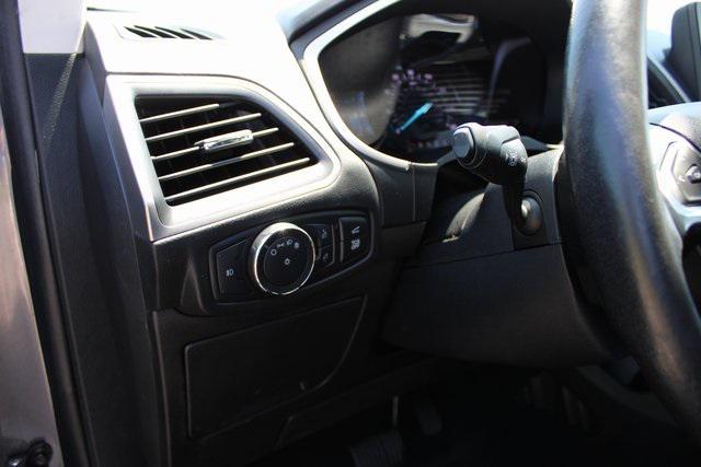 Photo of 2021 Gray Ford Edge
