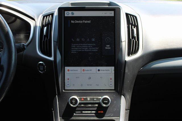 Photo of 2021 Gray Ford Edge