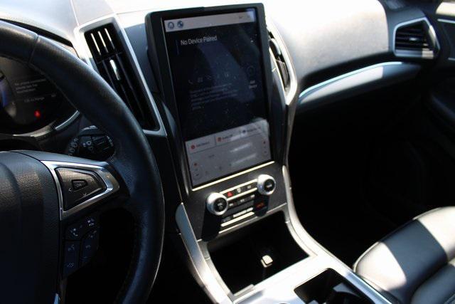 Photo of 2021 Gray Ford Edge