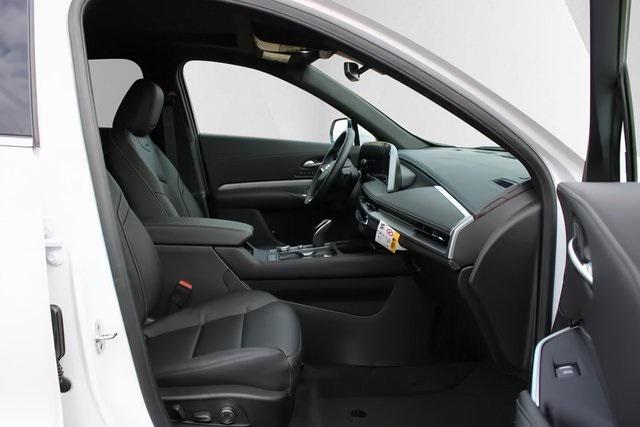 Photo of 2025 Crystal White Tricoat Cadillac XT4