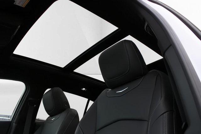 Photo of 2025 Crystal White Tricoat Cadillac XT4