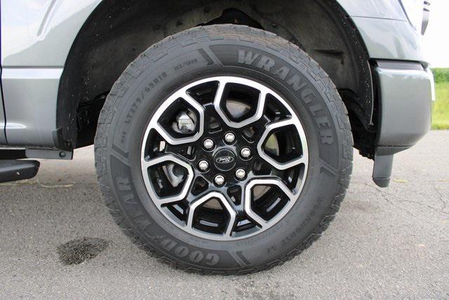 Photo of 2022 Gray Metallic Ford F-150