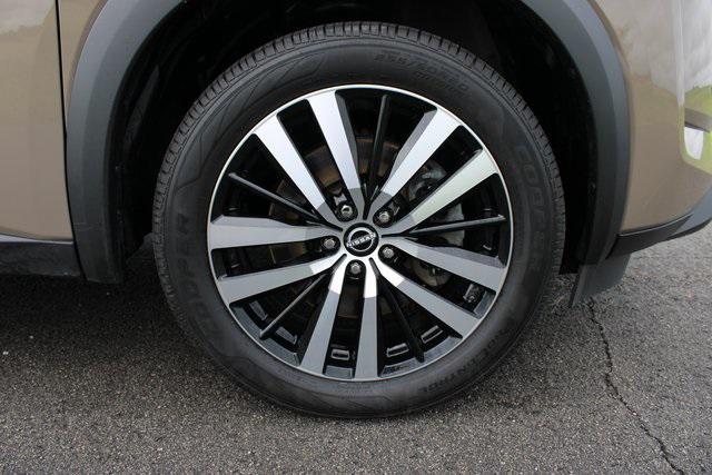 Photo of 2023 Baja Storm/Super Black Roof Nissan Pathfinder