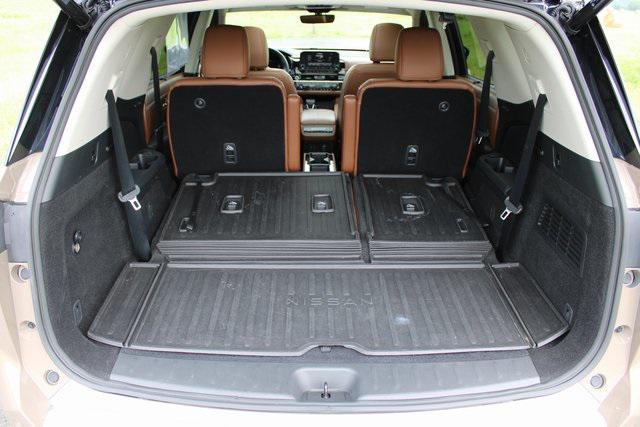 Photo of 2023 Baja Storm/Super Black Roof Nissan Pathfinder