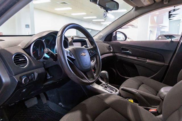 Photo of 2016 Silver Ice Metallic Chevrolet Cruze Limited